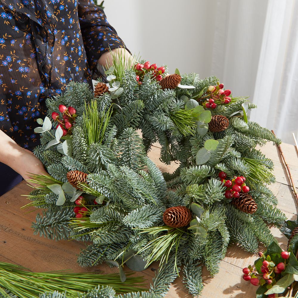 Make Your Christmas Wreath Kit | Order now | Arena Flowers
