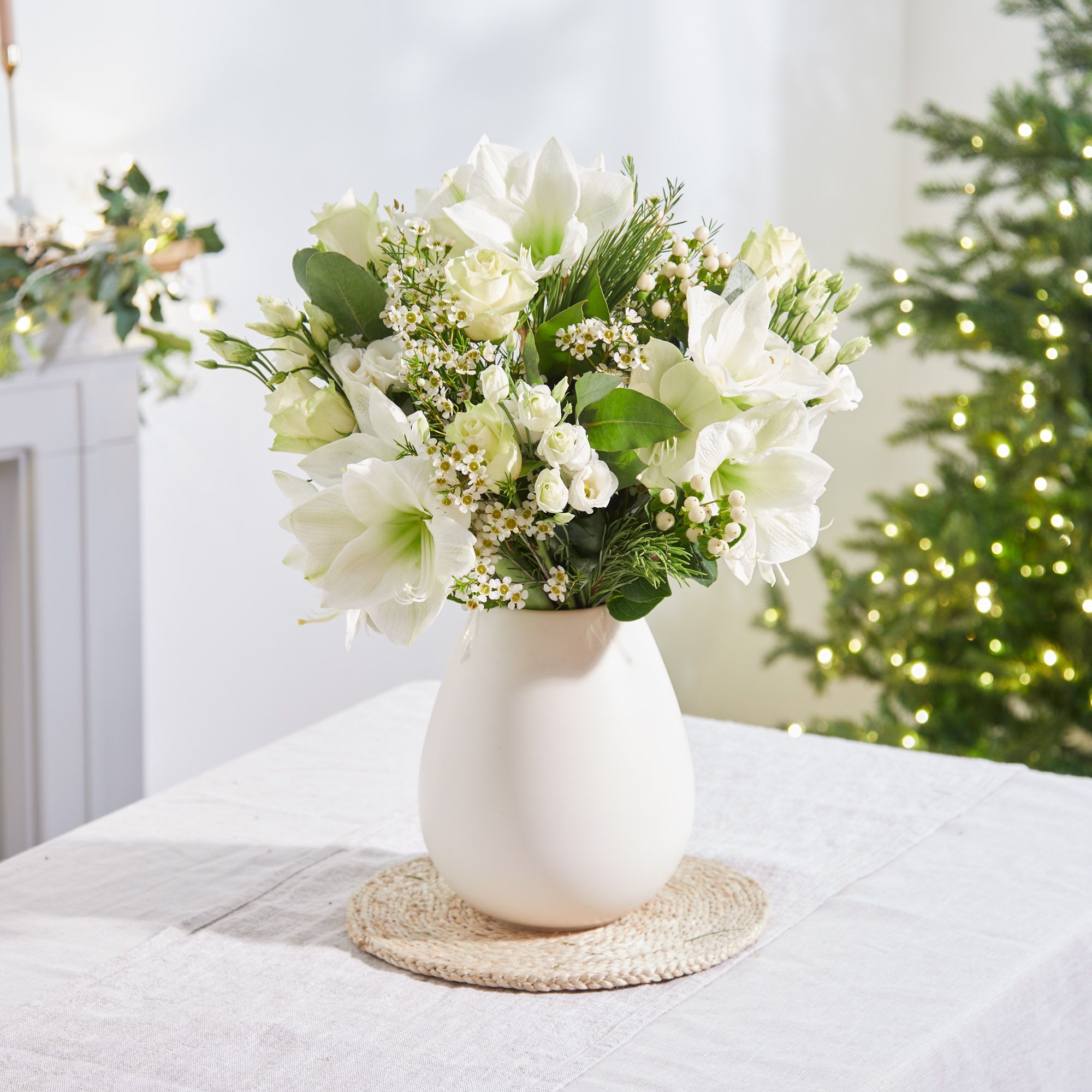 Send the Celestia festive bouquet | Arena Flowers