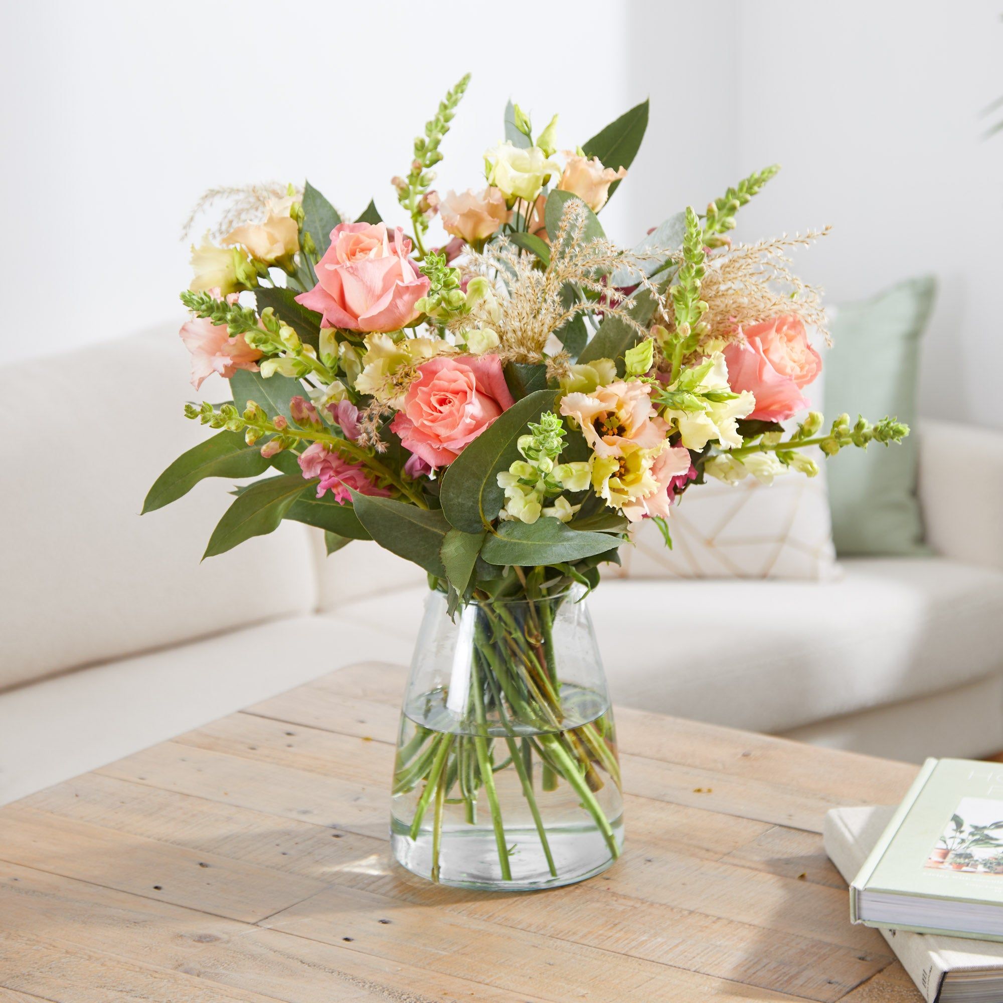 Send our 'Graceful' bouquet | Arena Flowers